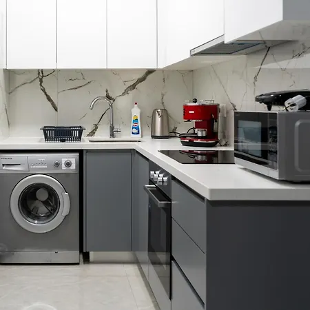 Daire Bluora Apartment, 1br Sea View, Balcony, Swimming Pool, Parking, 500 Meters From The *