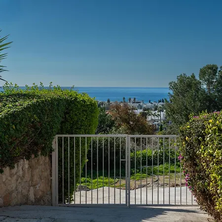 Bluora Apartment, 1br Sea View, Balcony, Swimming Pool, Parking, 500 Meters From The Daire