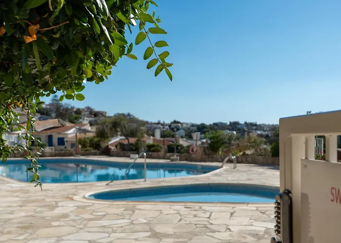 Bluora Apartment, 1br Sea View, Balcony, Swimming Pool, Parking, 500 Meters From The Daire Pafos