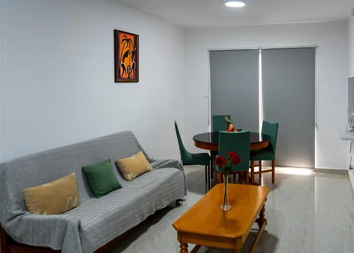 Bluora Apartment, 1br Sea View, Balcony, Swimming Pool, Parking, 500 Meters From The *