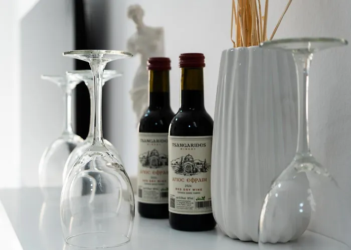 Bluora Apartment, 1br Sea View, Balcony, Swimming Pool, Parking, 500 Meters From The * Pafos