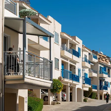 Bluora Apartment, 1br Sea View, Balcony, Swimming Pool, Parking, 500 Meters From The * Paphos