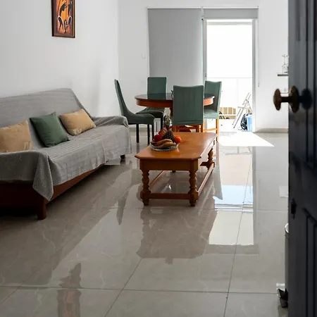 Appartamento Bluora Apartment, 1br Sea View, Balcony, Swimming Pool, Parking, 500 Meters From The Paphos