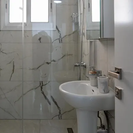 Bluora Apartment, 1br Sea View, Balcony, Swimming Pool, Parking, 500 Meters From The *