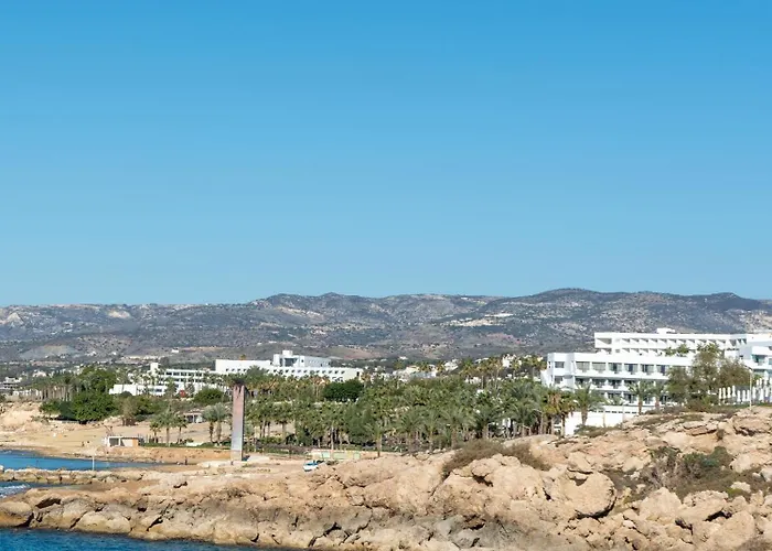 Lejlighed Bluora Apartment, 1br Sea View, Balcony, Swimming Pool, Parking, 500 Meters From The Paphos