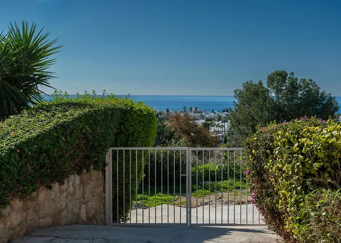 Bluora Apartment, 1br Sea View, Balcony, Swimming Pool, Parking, 500 Meters From The Apartment