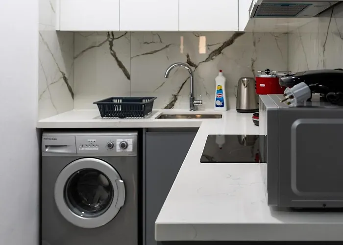 Bluora Apartment, 1br Sea View, Balcony, Swimming Pool, Parking, 500 Meters From The * Paphos