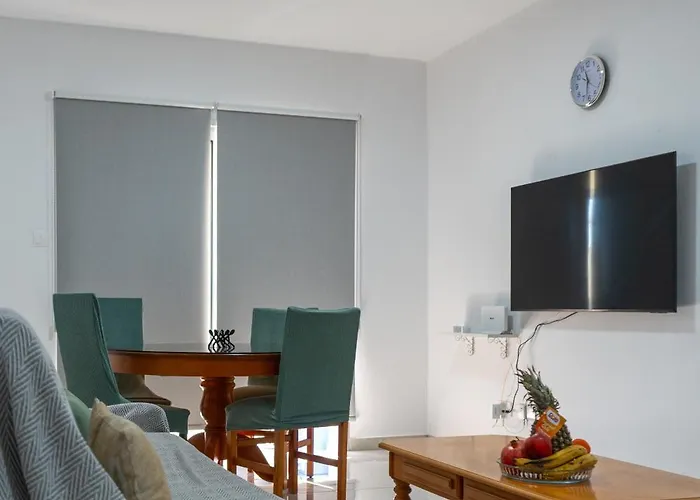 Bluora Apartment, 1br Sea View, Balcony, Swimming Pool, Parking, 500 Meters From The Paphos