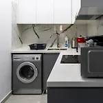 Bluora Apartment, 1br Sea View, Balcony, Swimming Pool, Parking, 500 Meters From The * 파포스