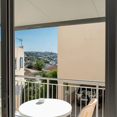 Bluora Apartment, 1br Sea View, Balcony, Swimming Pool, Parking, 500 Meters From The * 파포스